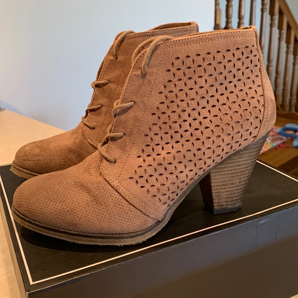 Women’s size 8.5 MIA tan lace up heeled boot. Barely worn